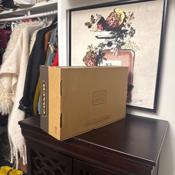 Coach empty box - Picture 3 of 3